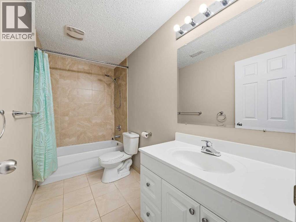 32 Panatella Parade NW, Calgary, Alberta  T3K 0T8 - Photo 39 - A2302640