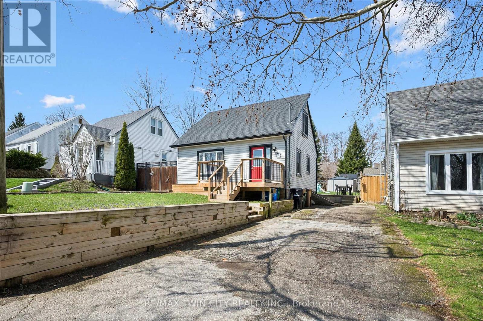 6 2 Avenue, Cambridge, Ontario  N1S 2B8 - Photo 2 - X13012742