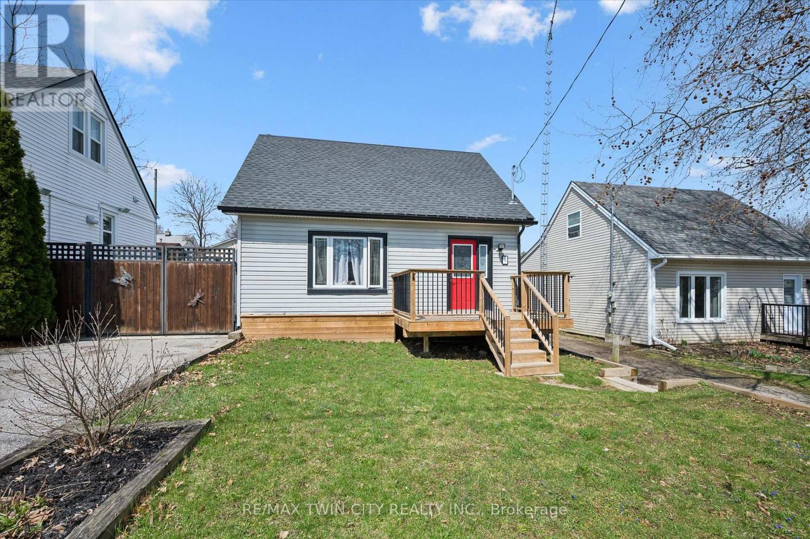 6 2 Avenue, Cambridge, Ontario  N1S 2B8 - Photo 3 - X13012742