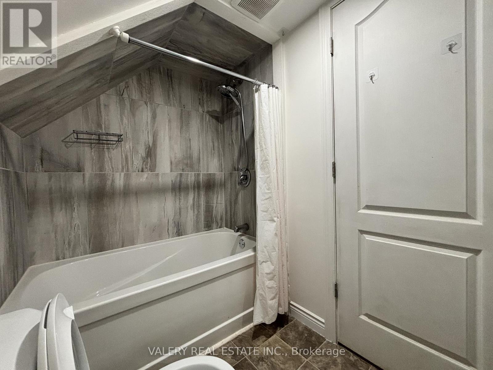 1 - 1091 Highland Ave Avenue, Windsor, Ontario  N9A 1R6 - Photo 4 - X13012762