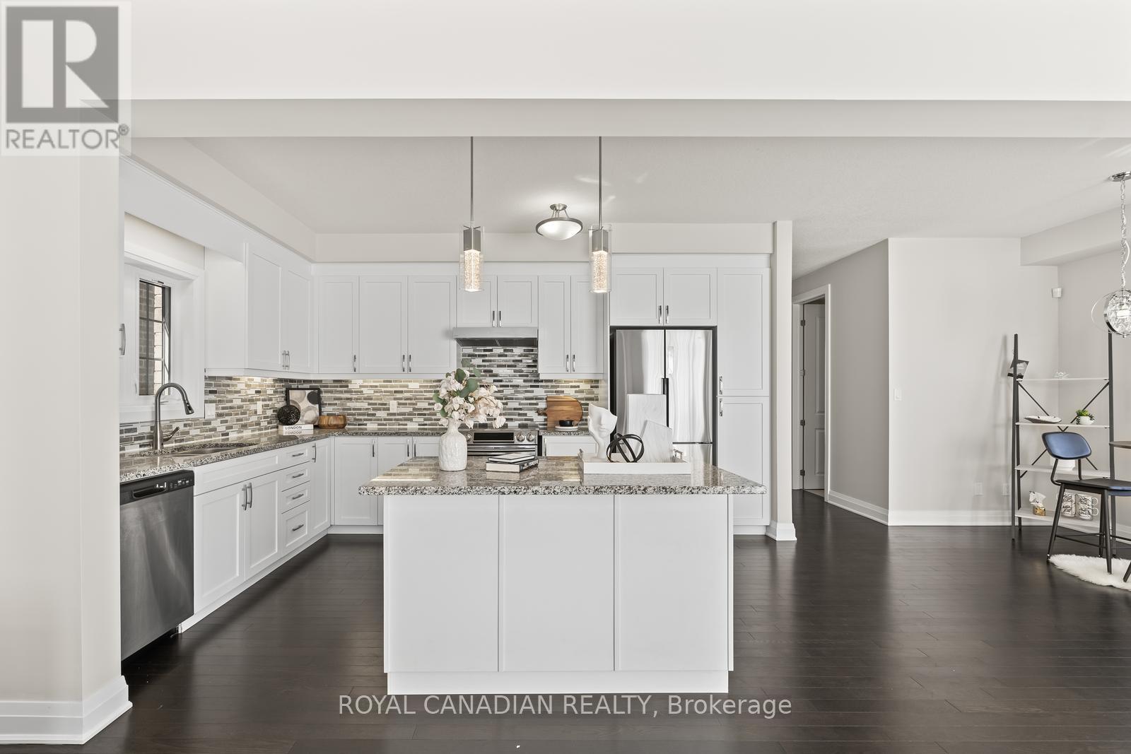 Upper - 301 Buttonbush Street, Waterloo, Ontario  N2V 0B2 - Photo 12 - X13012764