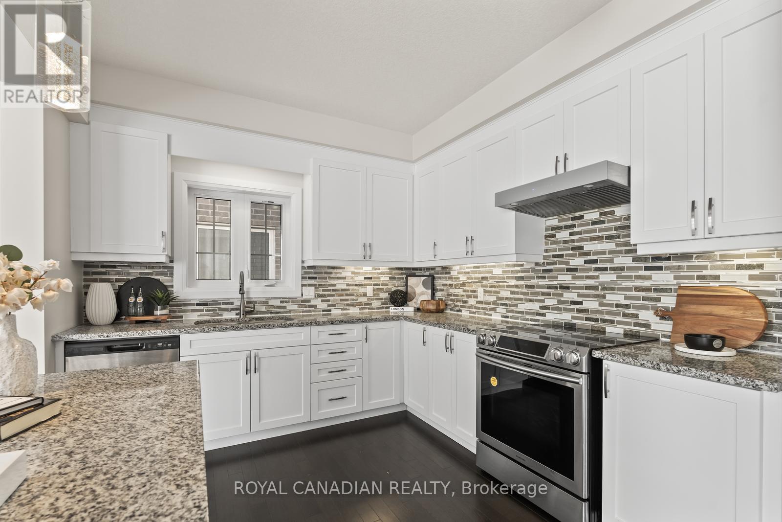 Upper - 301 Buttonbush Street, Waterloo, Ontario  N2V 0B2 - Photo 15 - X13012764