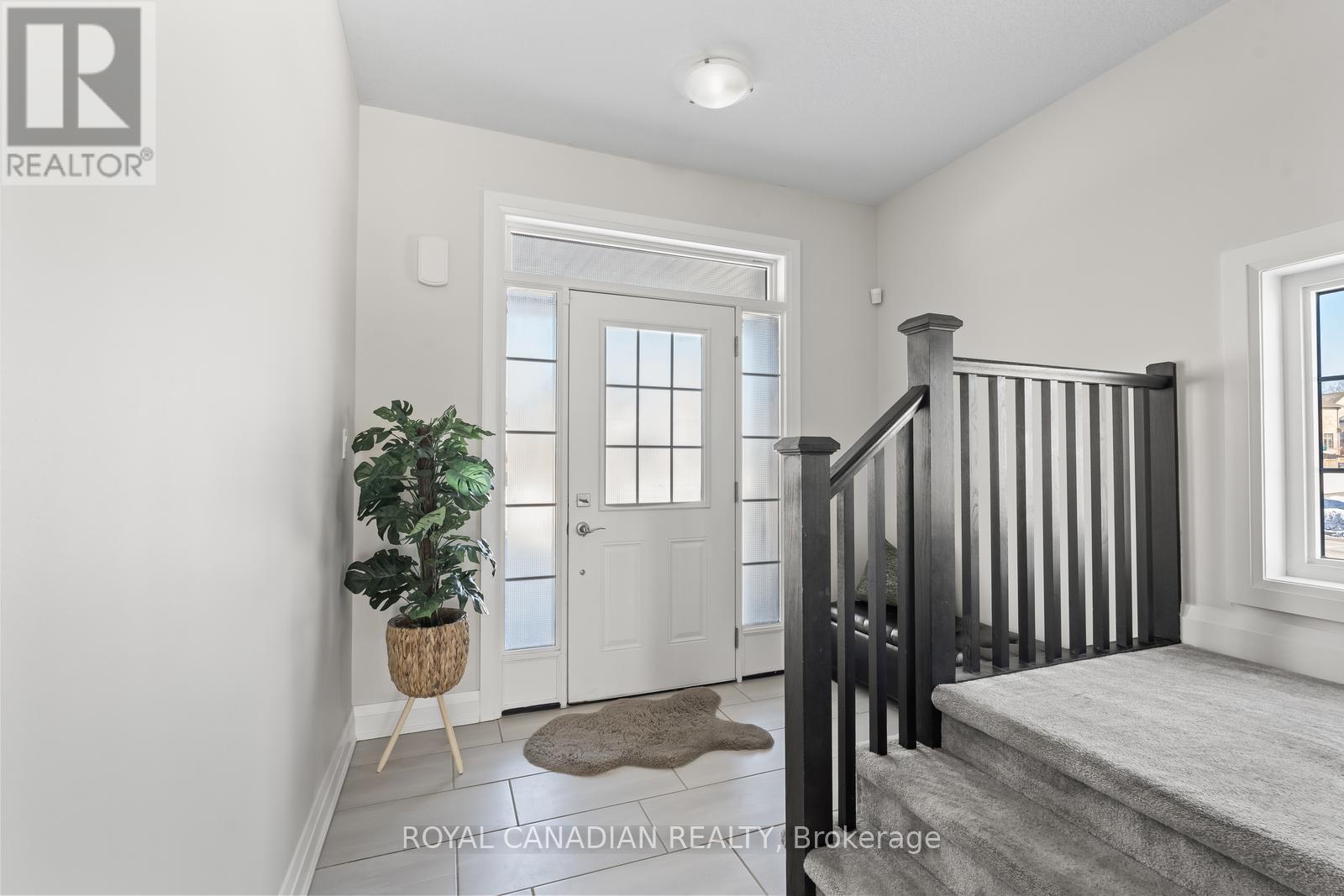 Upper - 301 Buttonbush Street, Waterloo, Ontario  N2V 0B2 - Photo 2 - X13012764