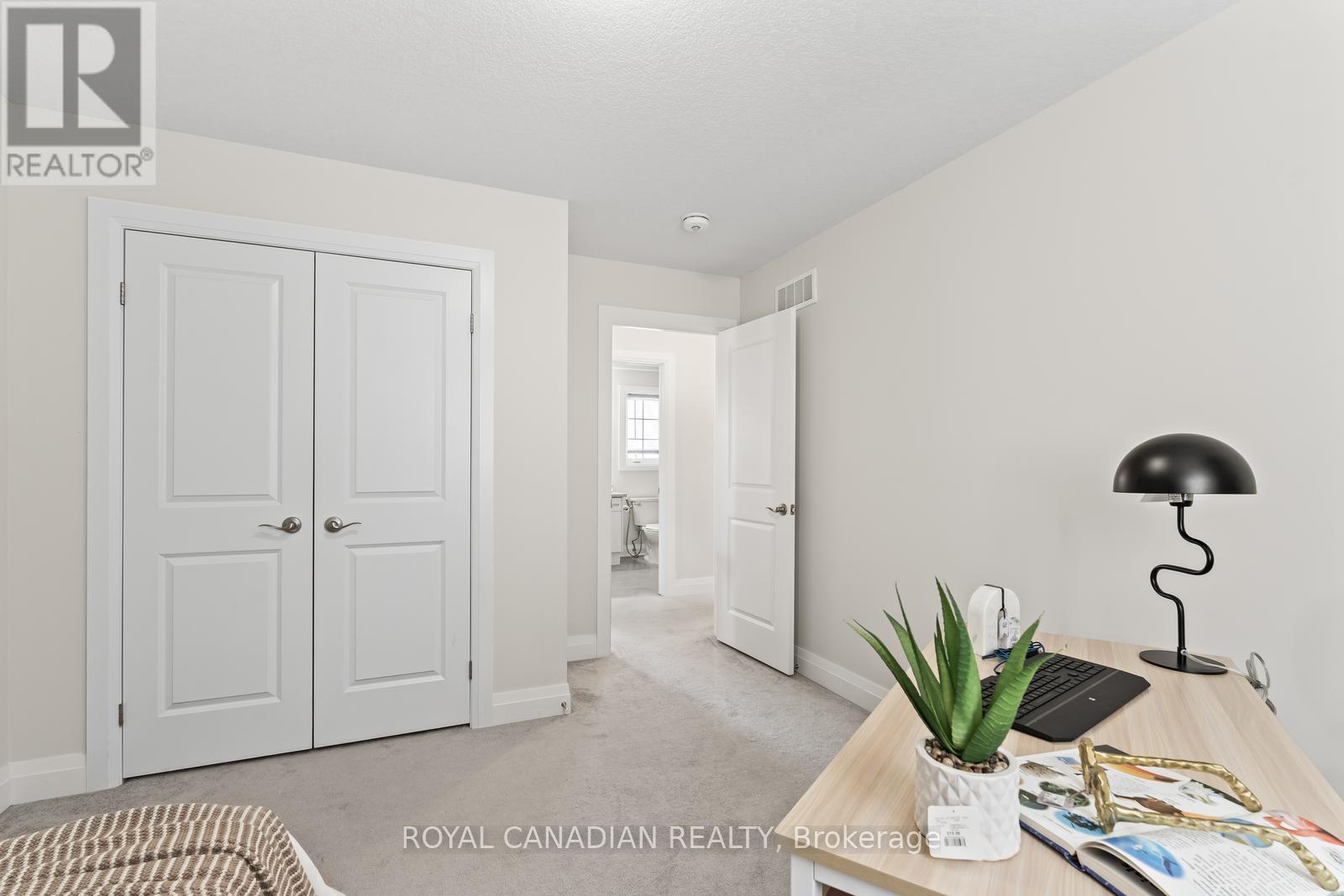 Upper - 301 Buttonbush Street, Waterloo, Ontario  N2V 0B2 - Photo 34 - X13012764