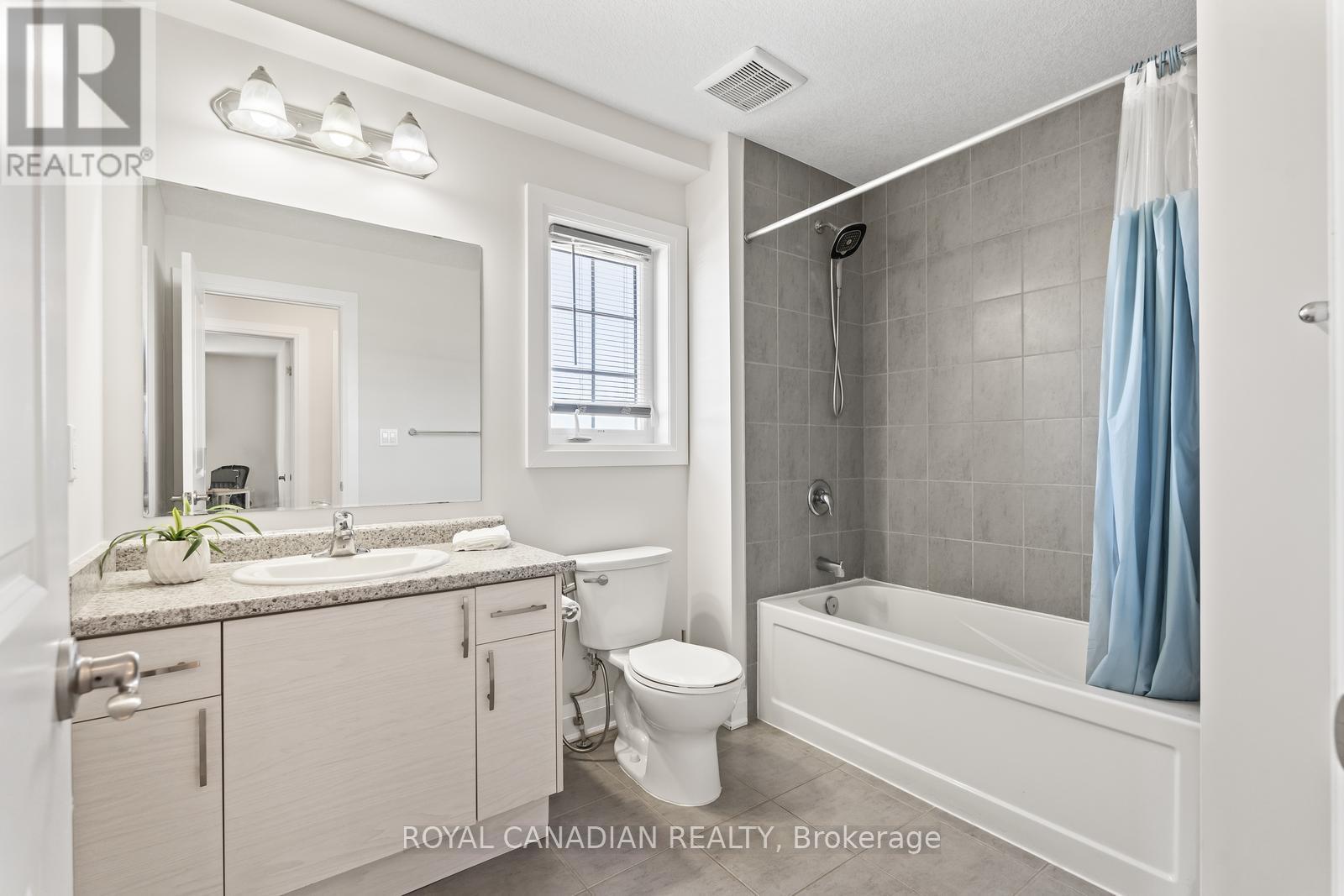 Upper - 301 Buttonbush Street, Waterloo, Ontario  N2V 0B2 - Photo 35 - X13012764