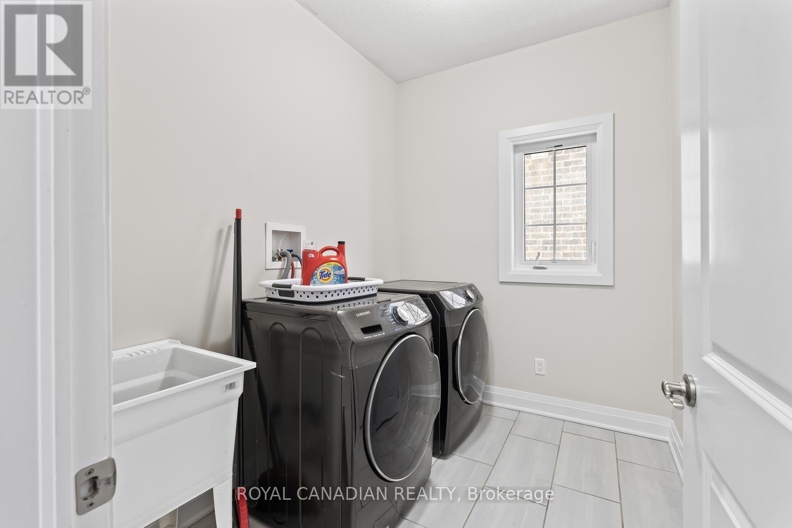Upper - 301 Buttonbush Street, Waterloo, Ontario  N2V 0B2 - Photo 5 - X13012764