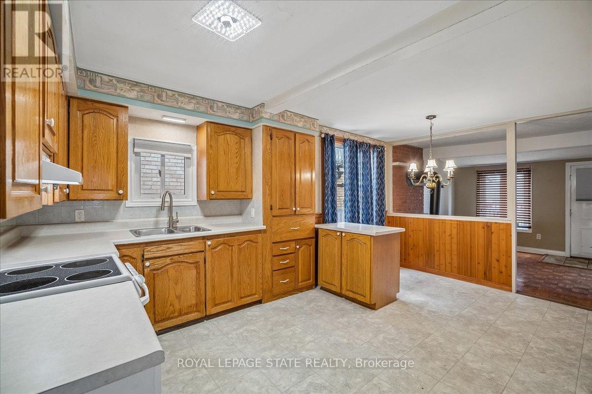 5 Herbert Court, Hamilton (Lakeshore), Ontario  L8E 5A7 - Photo 10 - X13012786