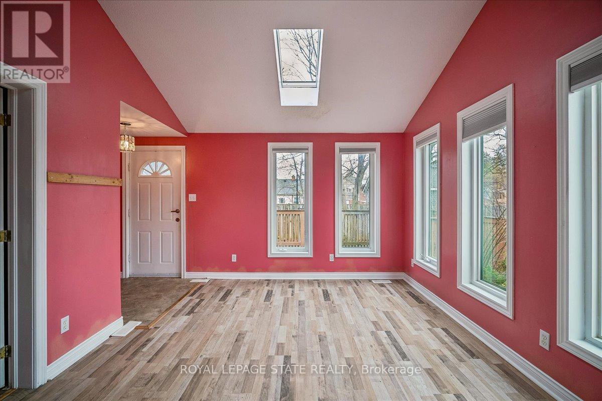 5 Herbert Court, Hamilton (Lakeshore), Ontario  L8E 5A7 - Photo 14 - X13012786