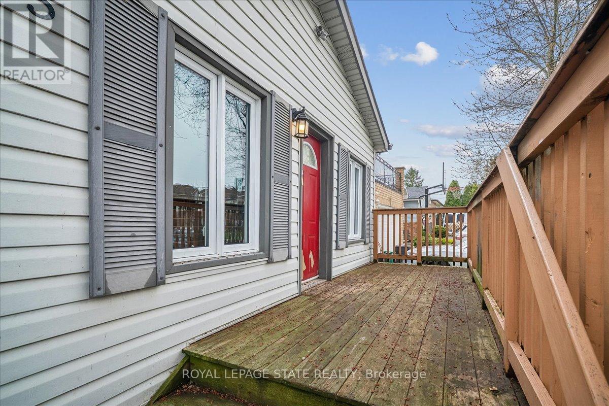 5 Herbert Court, Hamilton (Lakeshore), Ontario  L8E 5A7 - Photo 4 - X13012786