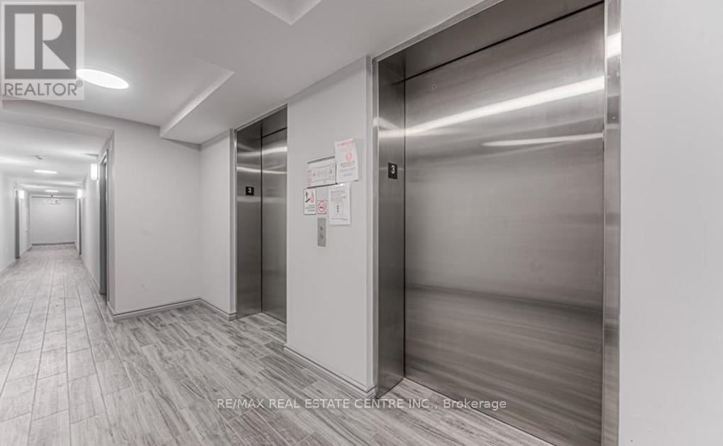 301b - 275 Larch Street, Waterloo, Ontario  N2L 3R2 - Photo 3 - X13012794