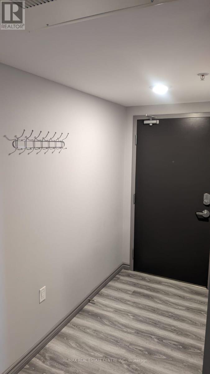 301b - 275 Larch Street, Waterloo, Ontario  N2L 3R2 - Photo 5 - X13012794