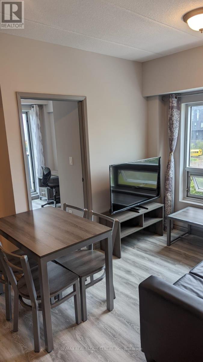 301b - 275 Larch Street, Waterloo, Ontario  N2L 3R2 - Photo 8 - X13012794