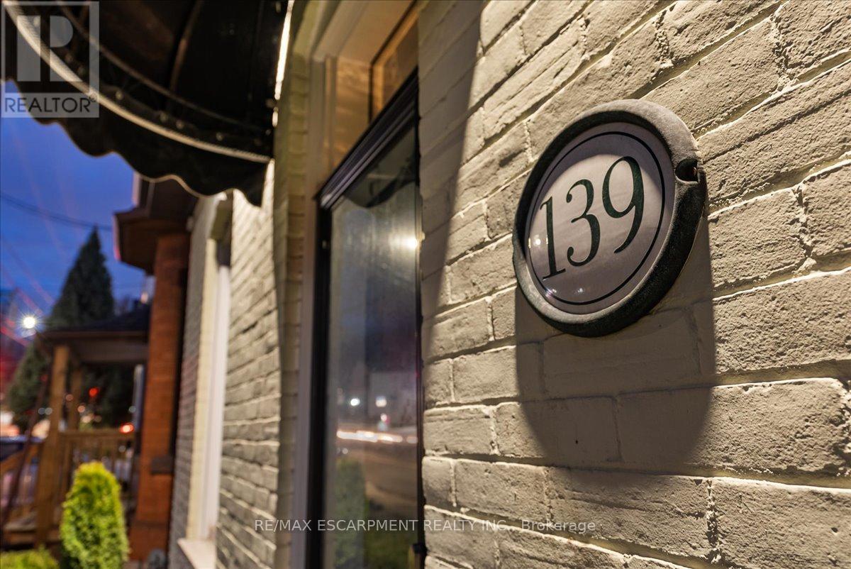 139 Queen Street S, Hamilton (Durand), Ontario  L8P 3S3 - Photo 2 - X13012796