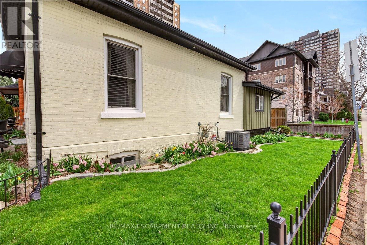 139 Queen Street S, Hamilton (Durand), Ontario  L8P 3S3 - Photo 37 - X13012796