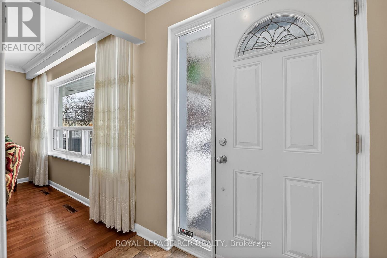 6 Ailsa Craig Court, Toronto, Ontario  M2R 2B8 - Photo 6 - C12902474