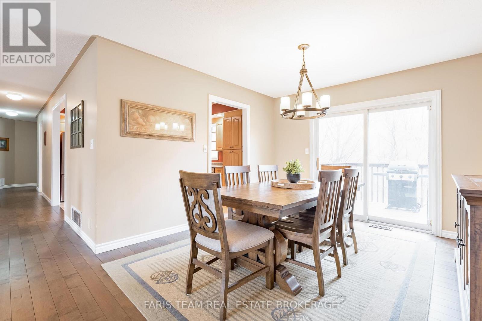 704 Trinity Street, Innisfil, Ontario  L9S 2G8 - Photo 10 - N12951320