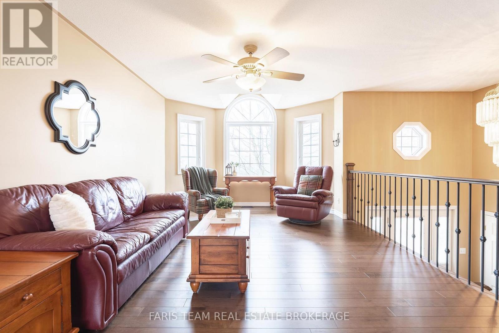 704 Trinity Street, Innisfil, Ontario  L9S 2G8 - Photo 13 - N12951320