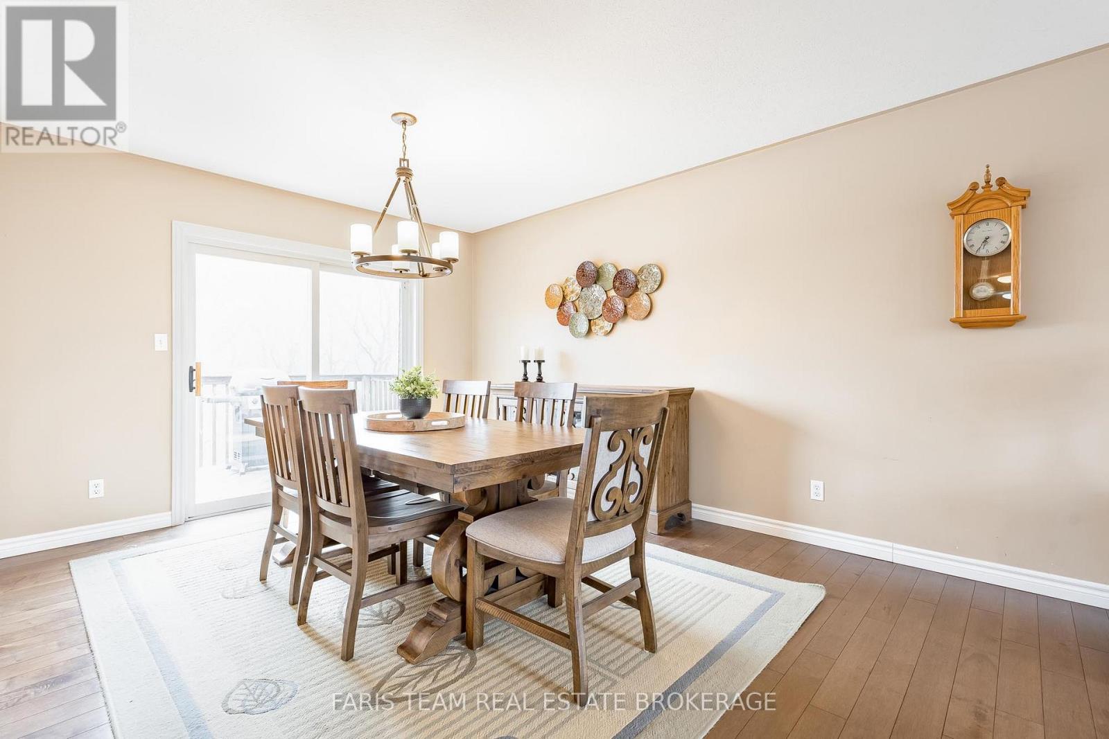 704 Trinity Street, Innisfil, Ontario  L9S 2G8 - Photo 11 - N12951320