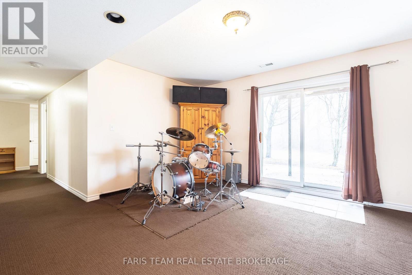 704 Trinity Street, Innisfil, Ontario  L9S 2G8 - Photo 29 - N12951320