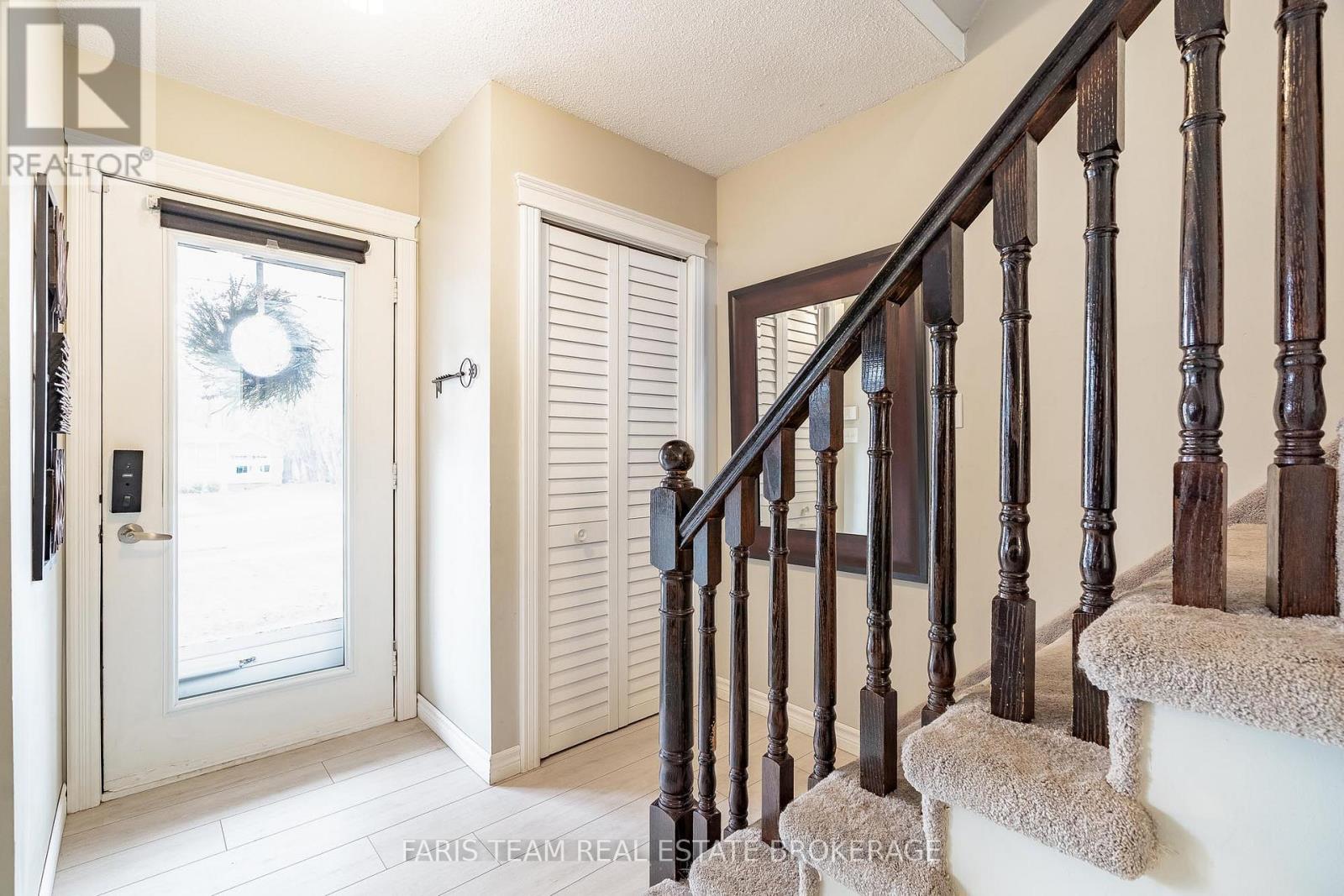 44 Regent Street, Kawartha Lakes, Ontario  K9V 3V2 - Photo 4 - X12949078