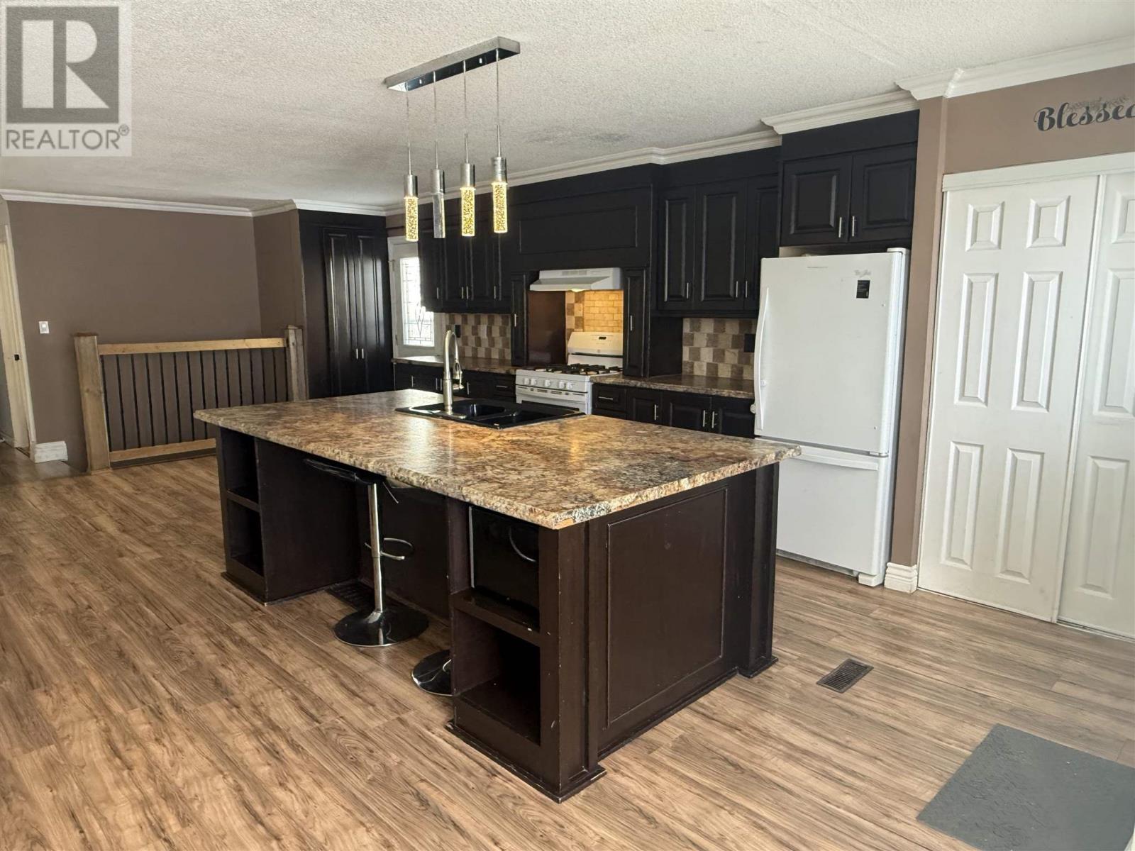 104 Taylor Blvd, Elliot Lake, Ontario  P5A 3K2 - Photo 12 - SM260533