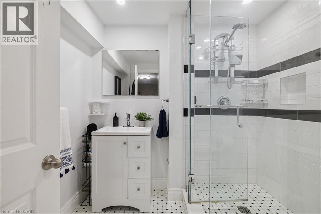 44 Sunvale Place, Stoney Creek, Ontario  L8E 4Z7 - Photo 42 - 40821859