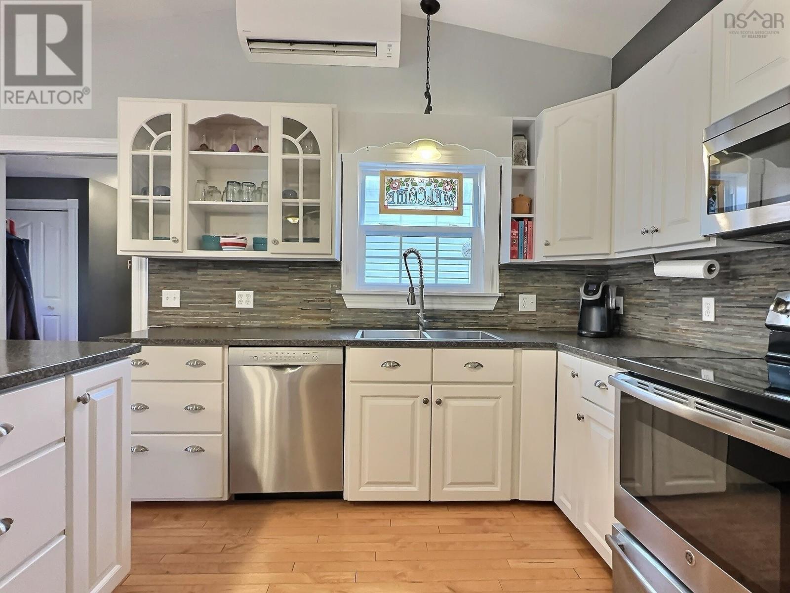 10758 2 Highway, Masstown, Nova Scotia  B0M 1G0 - Photo 3 - 202607811