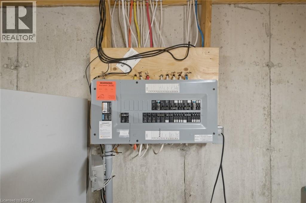 385 Park Road N Unit# 10, Brantford, Ontario  N3R 0A1 - Photo 26 - 40818946