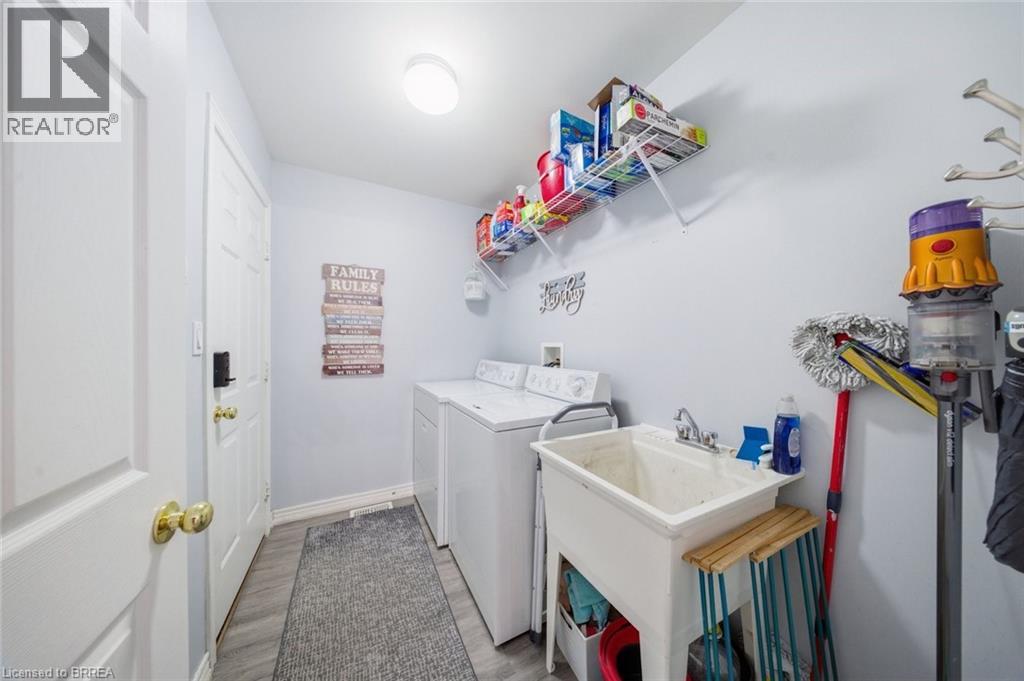 385 Park Road N Unit# 10, Brantford, Ontario  N3R 0A1 - Photo 18 - 40818946