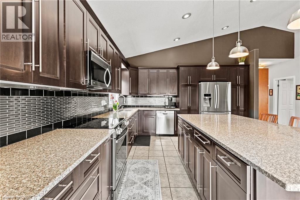 7852 Charnwood Avenue, Niagara Falls, Ontario  L2H 3E2 - Photo 17 - 40819662