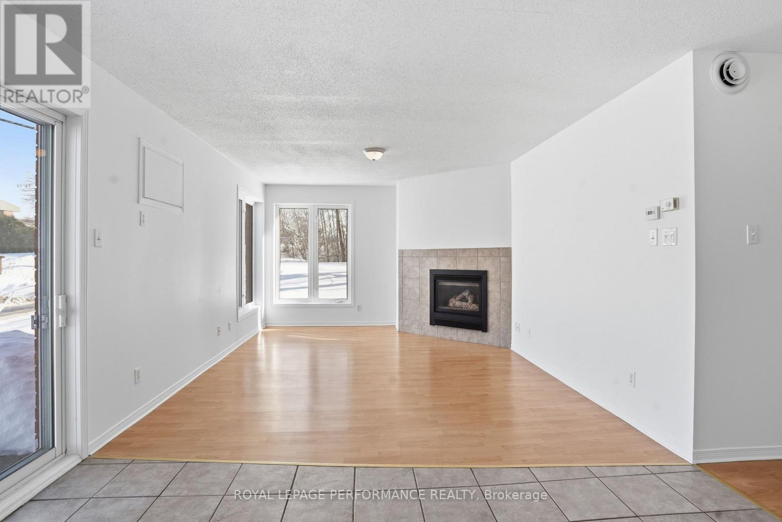 112 - 1101 Clement Street, Hawkesbury, Ontario  K6A 3P1 - Photo 8 - X12809654