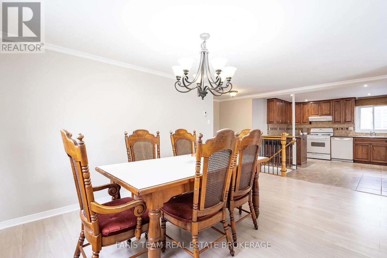 13 Maitland Drive, Barrie, Ontario  L4M 5W1 - Photo 8 - S12964874