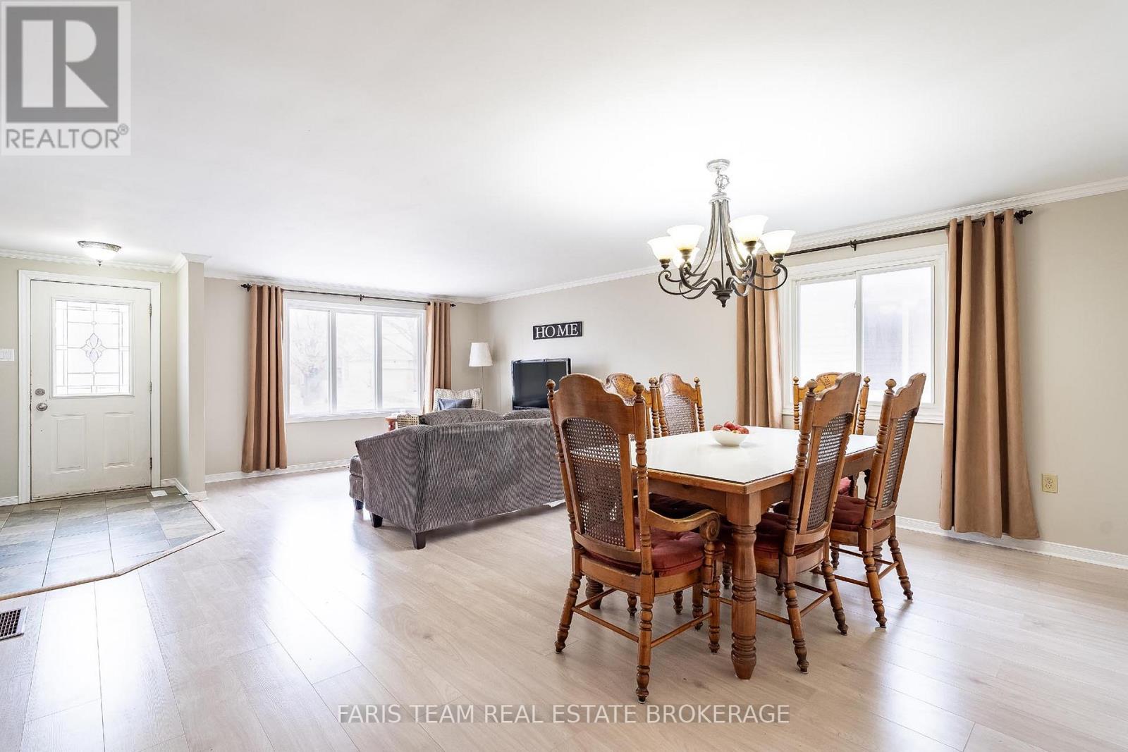 13 Maitland Drive, Barrie, Ontario  L4M 5W1 - Photo 9 - S12964874