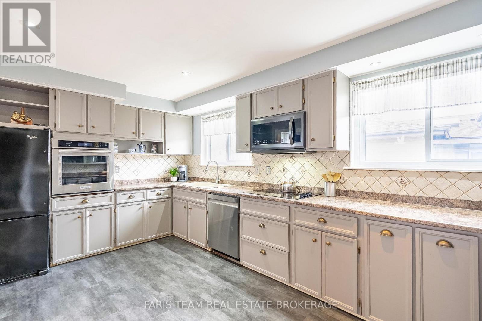 28 Bromley Crescent, Brampton, Ontario  L6T 1Z1 - Photo 6 - W12960372