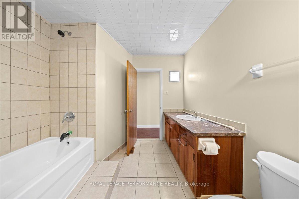 2212 St Laurent Boulevard, Ottawa, Ontario  K1G 1B2 - Photo 16 - X12927430