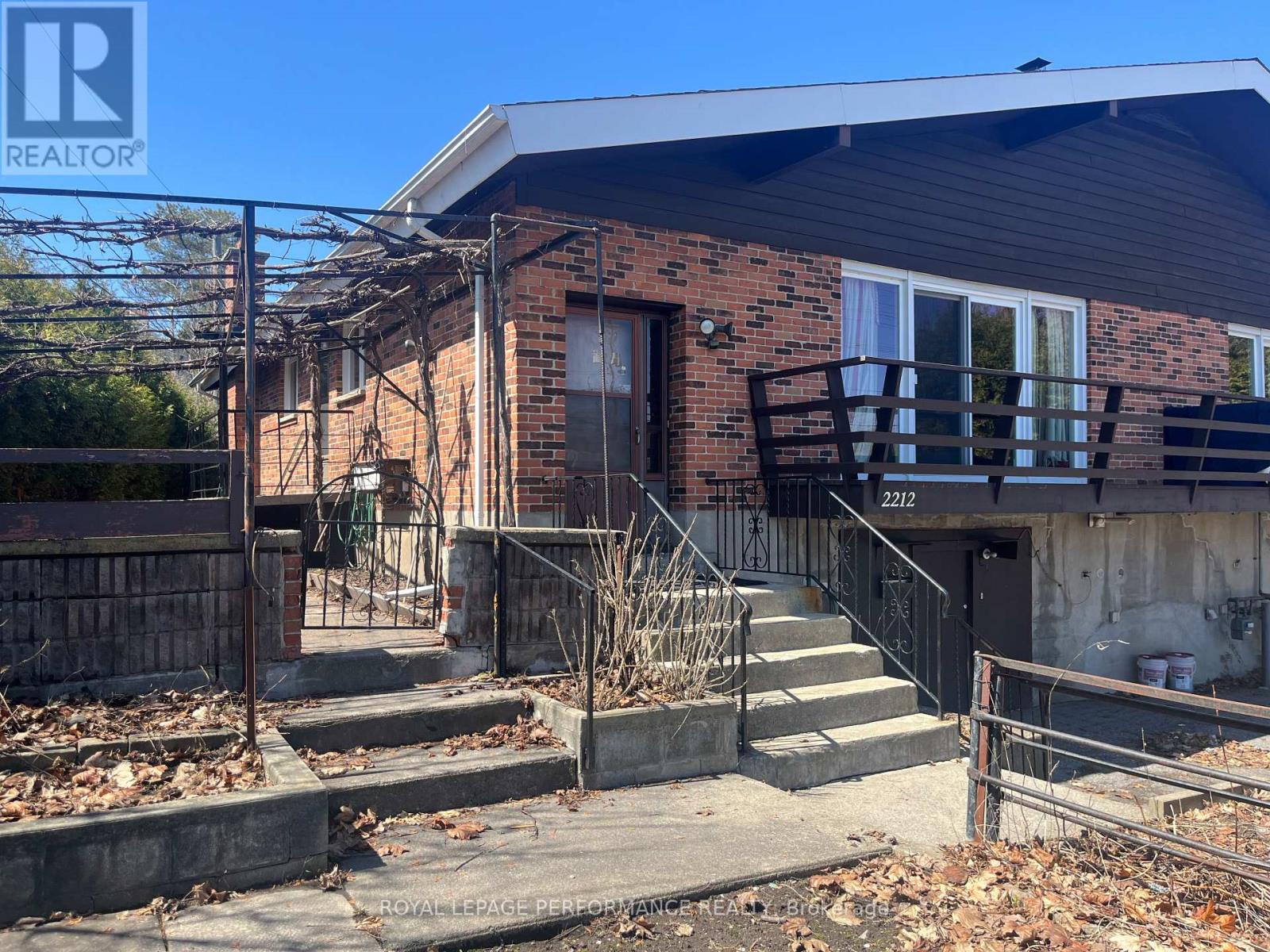 2212 St Laurent Boulevard, Ottawa, Ontario  K1G 1B2 - Photo 1 - X12927430