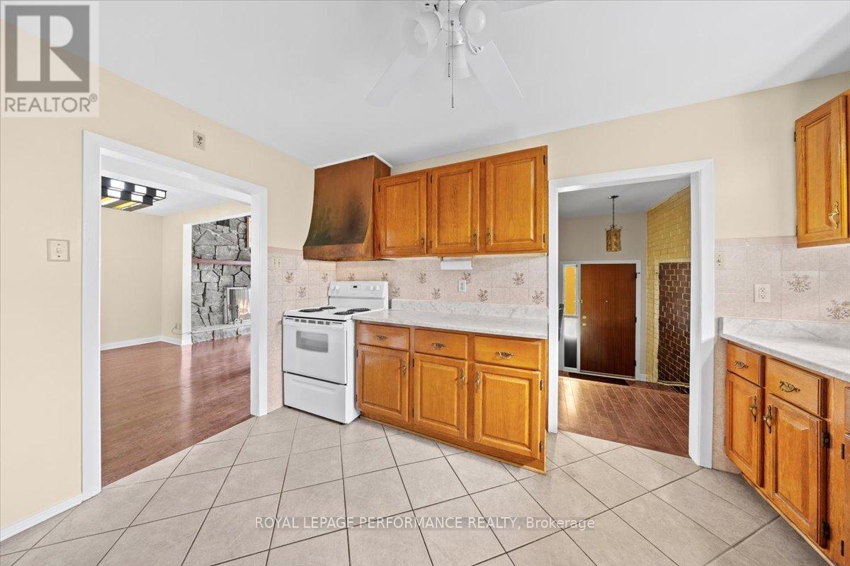 2212 St Laurent Boulevard, Ottawa, Ontario  K1G 1B2 - Photo 9 - X12927430