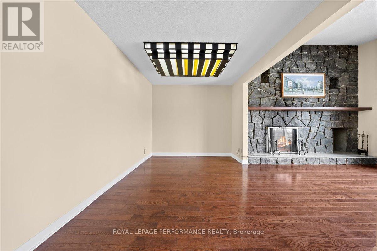 2212 St Laurent Boulevard, Ottawa, Ontario  K1G 1B2 - Photo 7 - X12927430