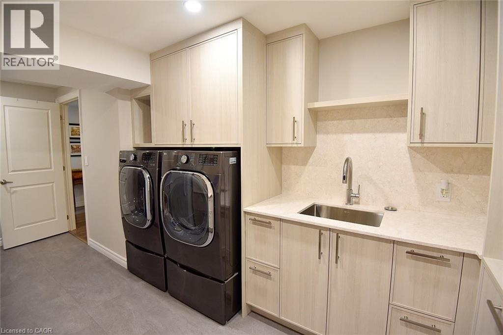 19 Dyment Court, Ancaster, Ontario  L9G 0E1 - Photo 16 - 40821887