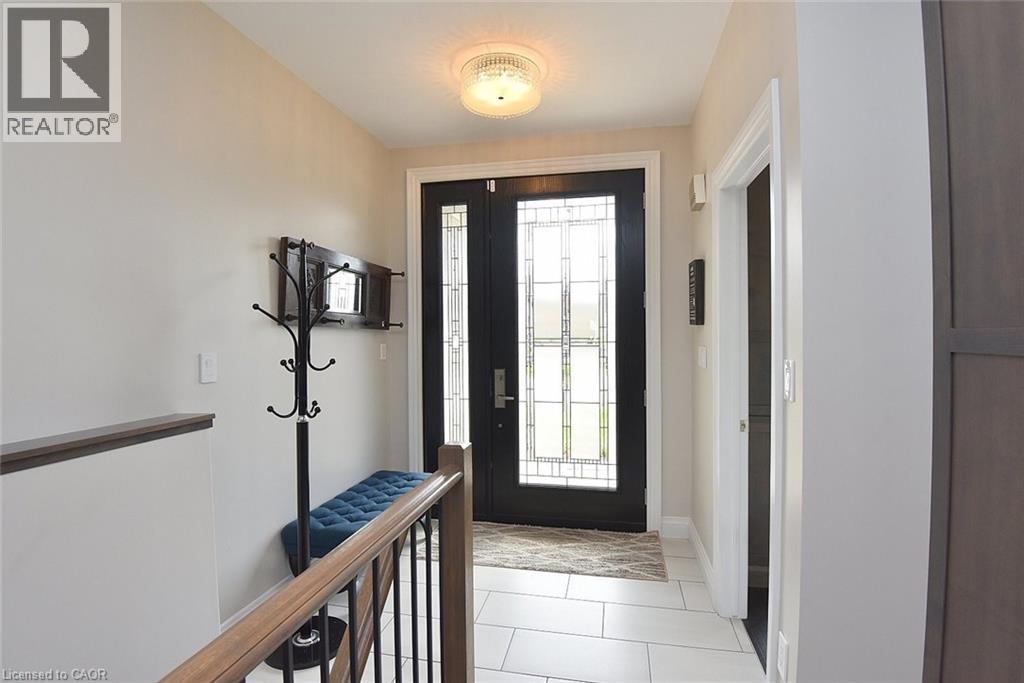 19 Dyment Court, Ancaster, Ontario  L9G 0E1 - Photo 3 - 40821887