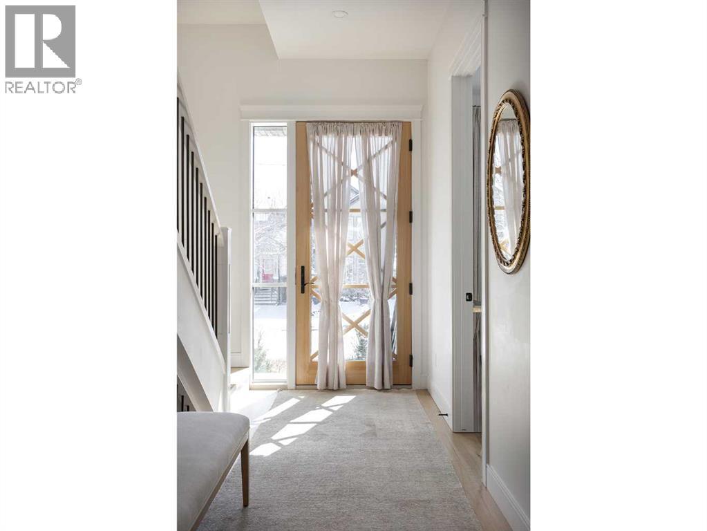 2028 41 Avenue Sw, Calgary, Alberta  T2T 2M1 - Photo 3 - A2298014