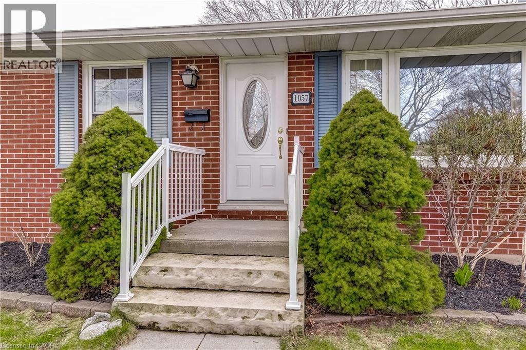 1057 Cedar Avenue, Burlington, Ontario  L7T 2R8 - Photo 5 - 40819195