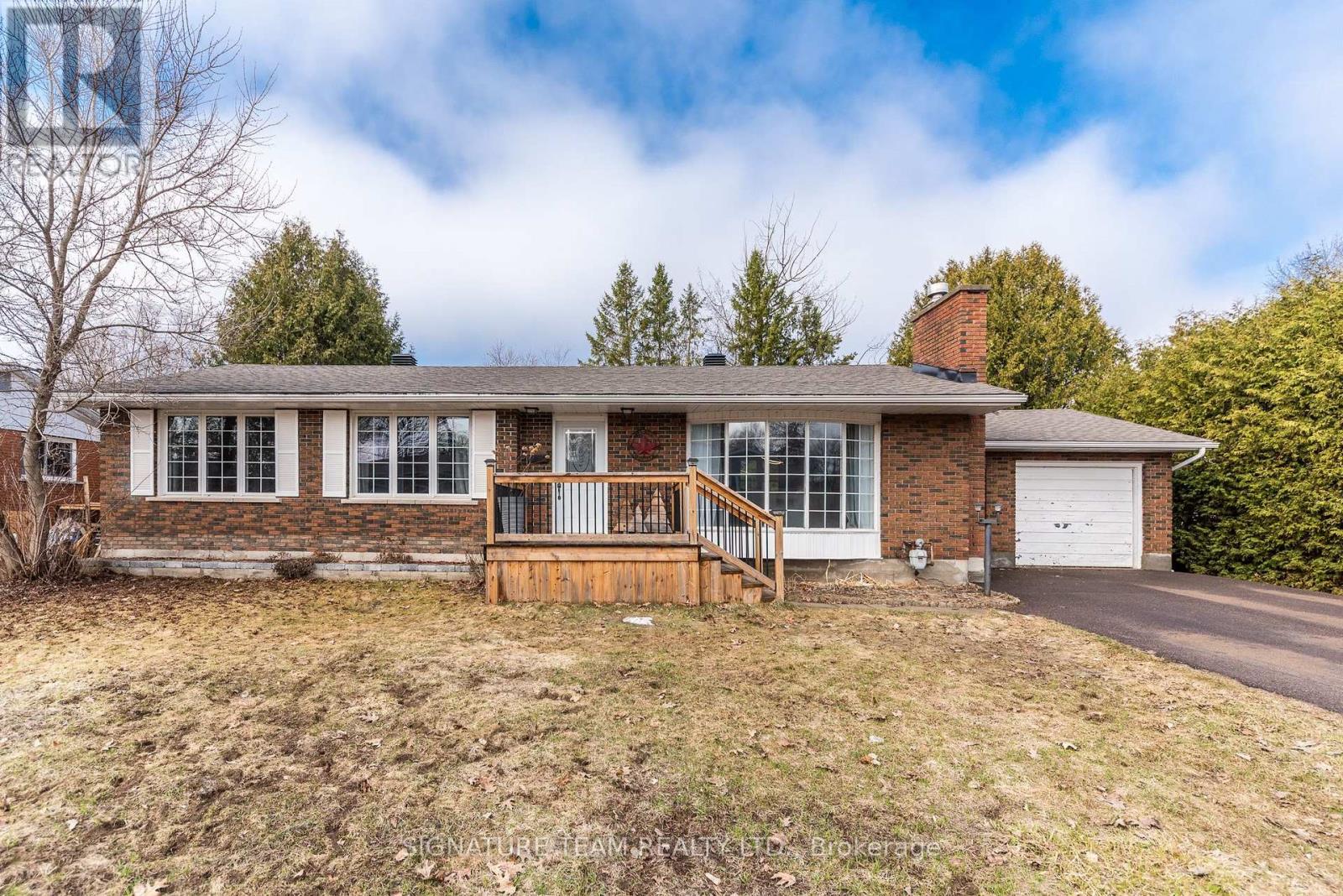 7 MARY STREET, Petawawa, Ontario