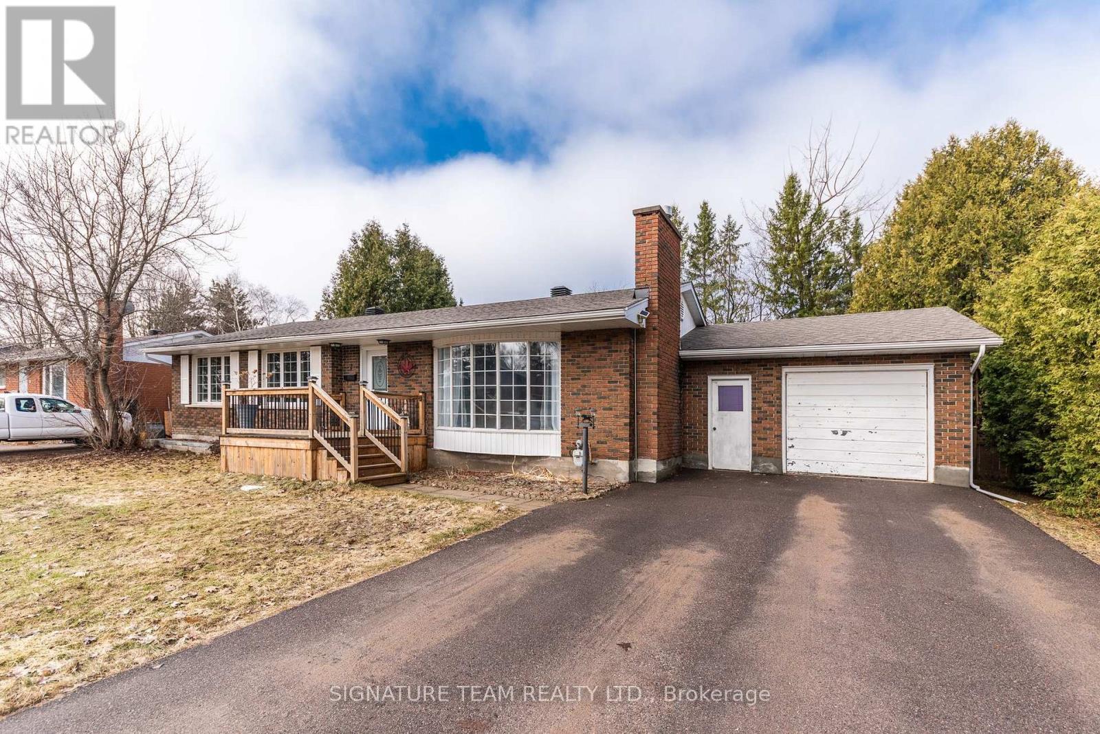 7 Mary Street, Petawawa, Ontario  K8H 1R6 - Photo 36 - X12937288