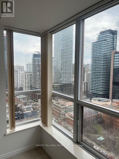 2110 - 925 Bay Street, Toronto, Ontario  M5S 3L4 - Photo 11 - C13013054