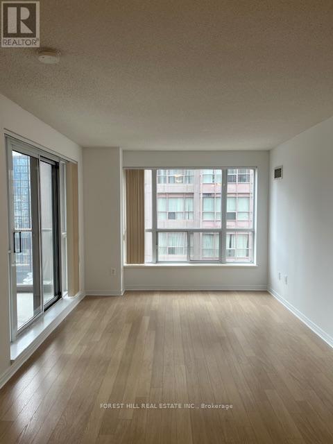 2110 - 925 Bay Street, Toronto, Ontario  M5S 3L4 - Photo 9 - C13013054