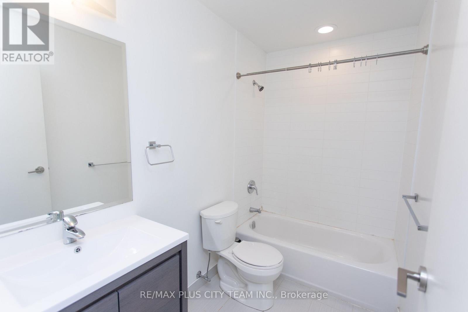 202 - 686 Bathurst Street, Toronto, Ontario  M5S 2R3 - Photo 11 - C13013086