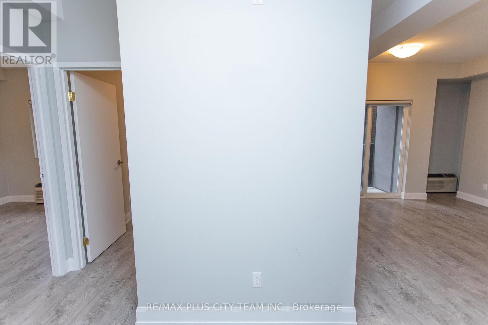 202 - 686 Bathurst Street, Toronto, Ontario  M5S 2R3 - Photo 5 - C13013086