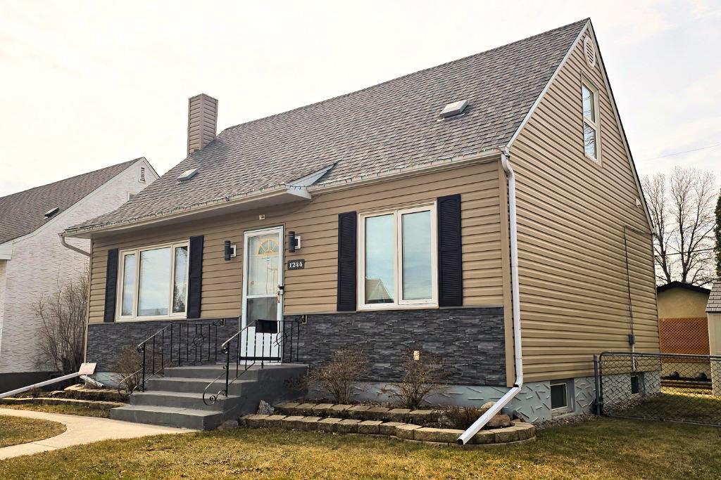 1244 Spruce Street, Winnipeg, Manitoba  R3E 2V6 - Photo 2 - 202607551