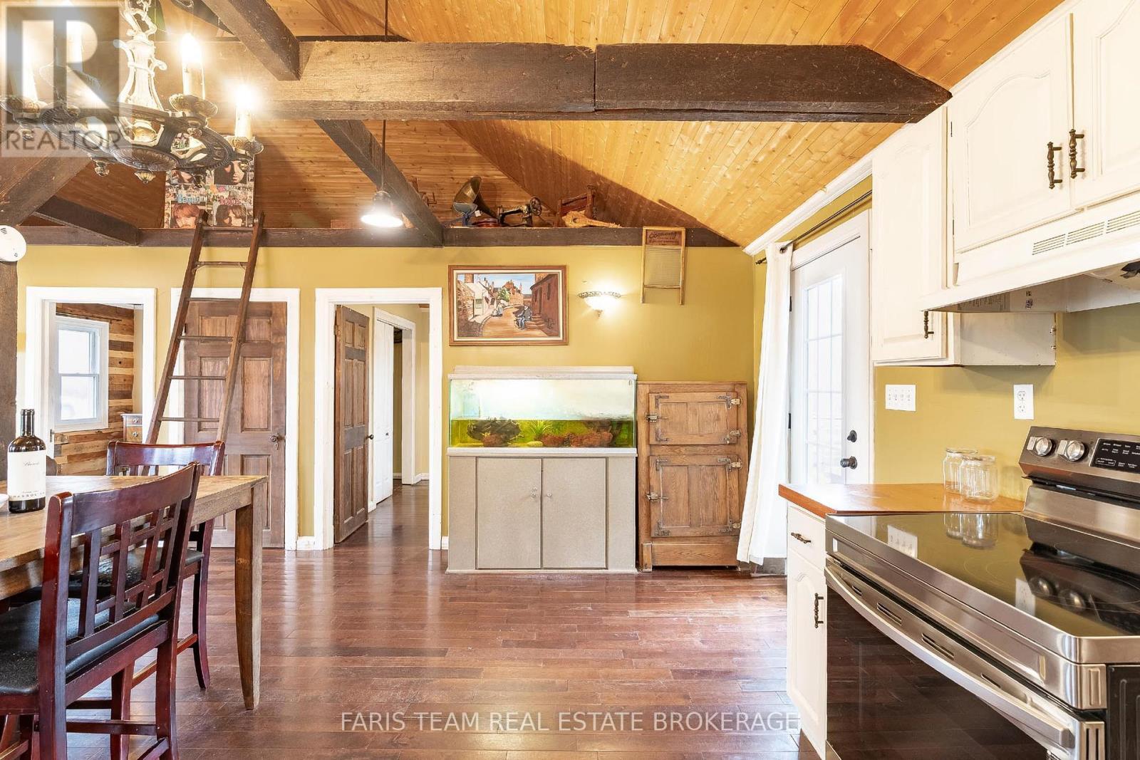 1417 Maple Way, Innisfil, Ontario  L0L 1C0 - Photo 9 - N12964634